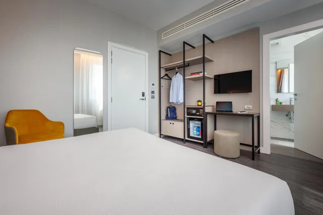 غرفة قياسية بسرير كوين، iH Hotels Milano Centrale 1/10