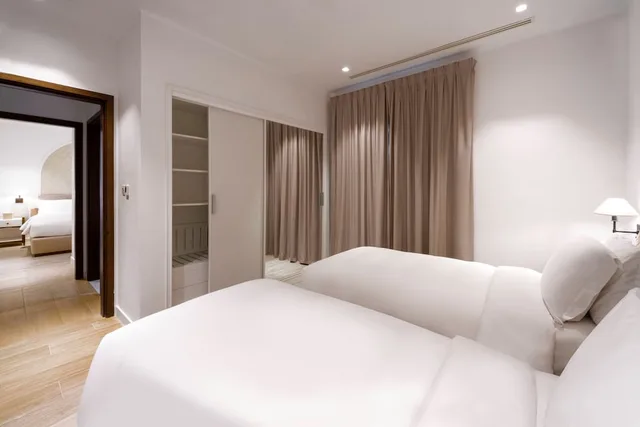 شقة بسرير كينج وسريرين منفصلين بغرفتي نوم، Mina Hotel and Residences 2/3