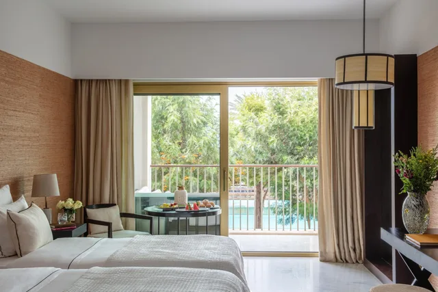 غرفة ديلوكس بسريرين منفصلين بإطلالة على المسبح بشرفة، Victoria Golf Resort and Spa Managed by Accor 2/4