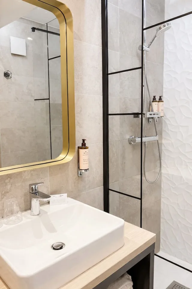 غرفة كلاسيكية بسرير مزدوج، Best Western Plus Opera Batignolles 4/5