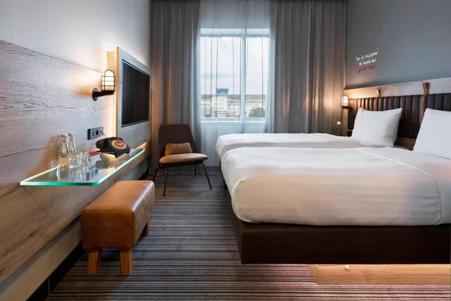 غرفة بسريرين منفصلين، Moxy Katowice Airport 2/9