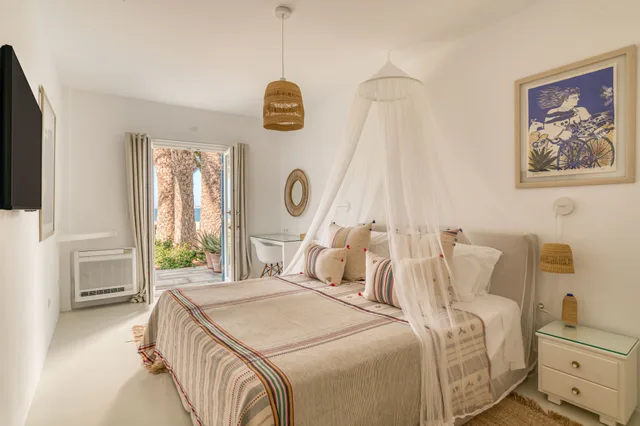 غرفة بسرير مزدوج بإطلالة على البحر، Villa Bellonia 1/2