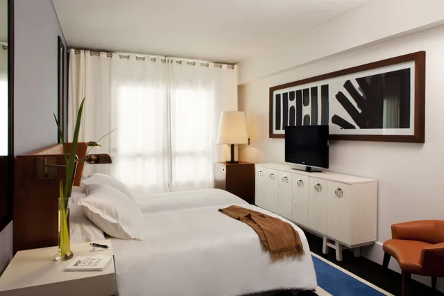Standard, Queen Bed, Pulitzer Buenos Aires 2/3