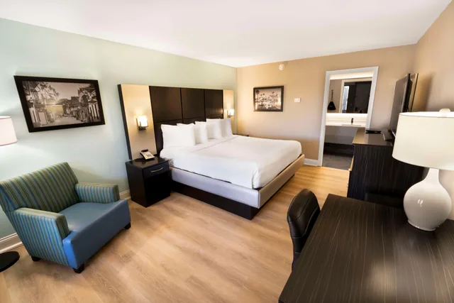 غرفة بسرير كينج لذوي الإعاقة، Best Western Historical Inn 5/7