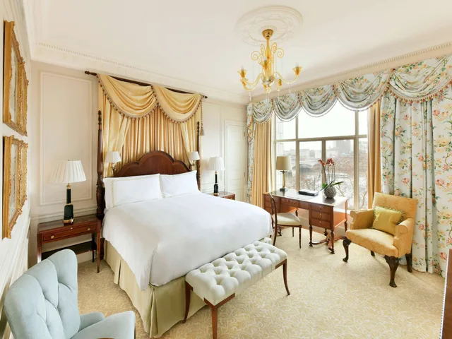 جناح بإطلالة على النهر بغرفة نوم واحدة، The Savoy Hotel 4/9