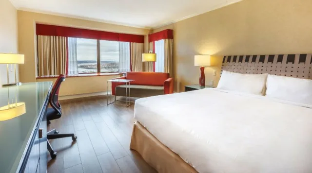 غرفة بسرير كينج، Le Concorde Hotel 1/1