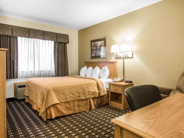 غرفة بسرير كوين، Quality Inn Mauston I-90 6/7
