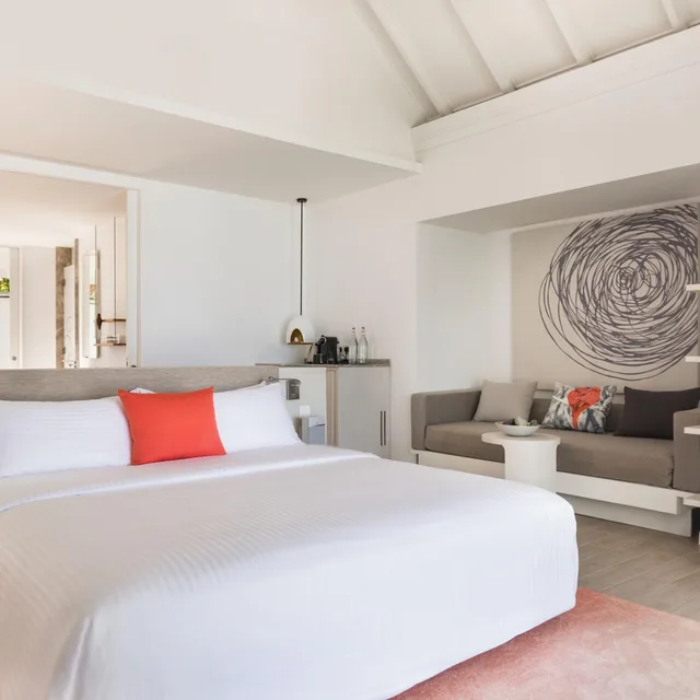 Room, Beach Front, Private Infinity Pool، LUX South Ari Atoll 2/4