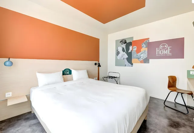 غرفة كومفورت بسرير كوين، B&B HOME Paris Mairie de Saint-Ouen 1/2