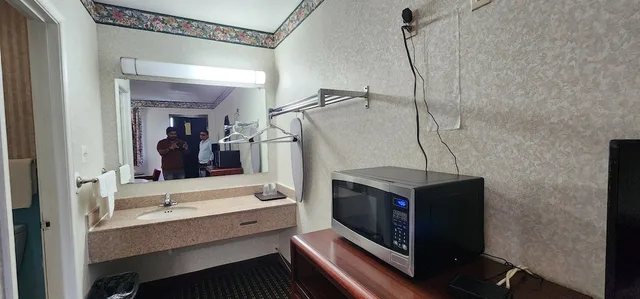 غرفة بسرير كينج للمدخنين، Turnpike Motel Richmond VA by Hotel O US 60 4/4