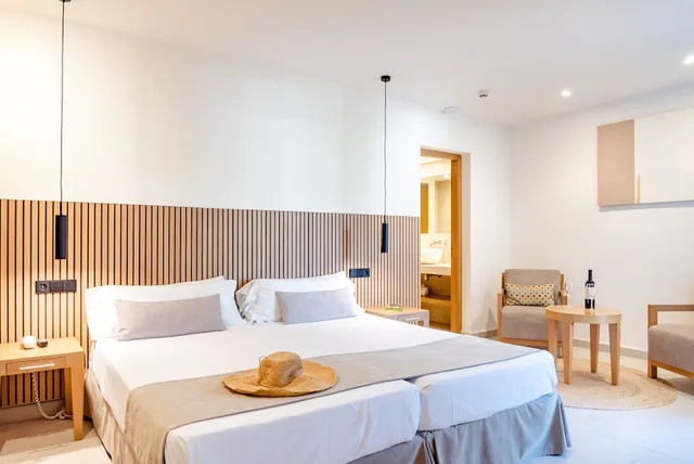 Suite, Apartment, Twin Beds, Pool View, 2 Sofa, Balcony، Hotel Eu Bahia Pollensa 1/6