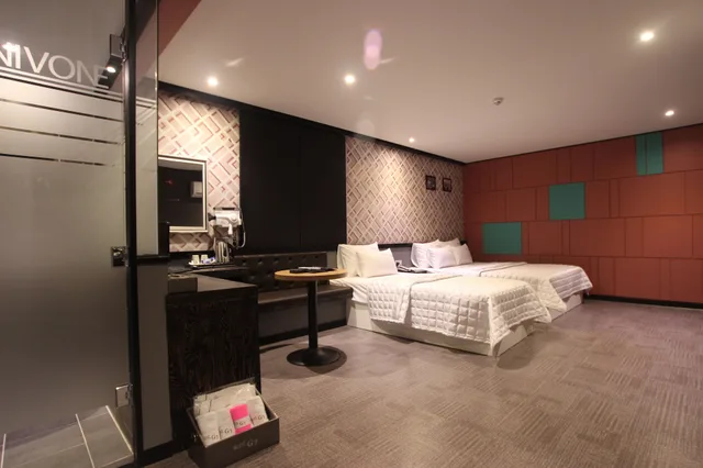 غرفة سوبيريور بسرير مزدوج وسرير فردي، G7 Hotel 2/5