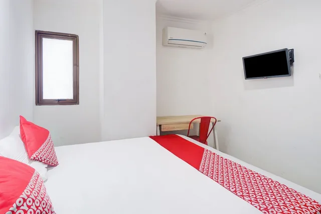 غرفة ديلوكس بسرير مزدوج، Townhouse Oak Gunung Sahari Near Ancol 2/7