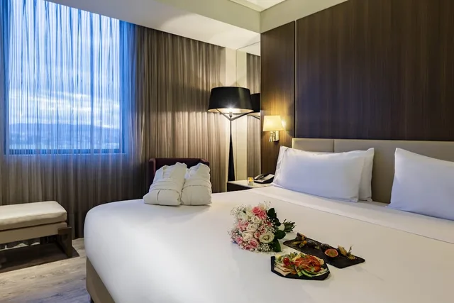 1 Bedroom, Executive, Suite, King Bed, Sofa, Courtyard By Marriott Bogota Airport 3/5