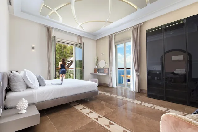 جناح سوبيريور بسرير كينج مع أريكة، Sorrento Dream Resort 3/10