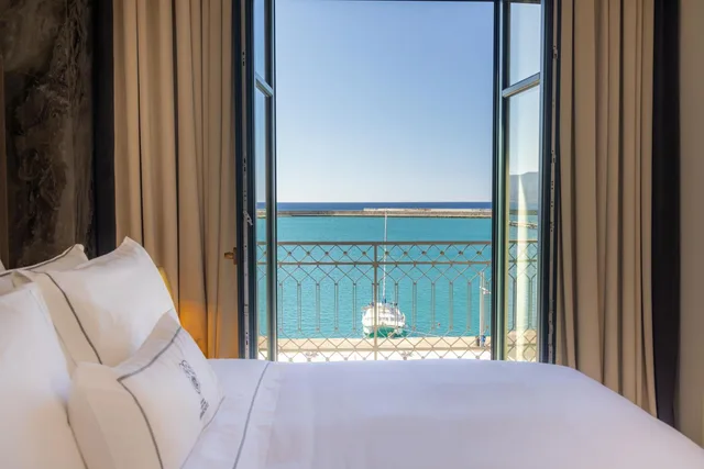 غرفة ديلوكس بسرير مزدوج بإطلالة على البحر، Grand Hotel Kalamata 2/10