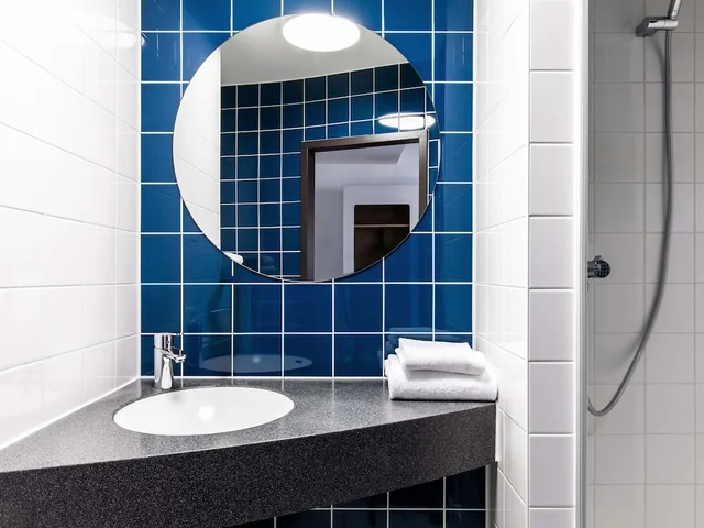 غرفة ثلاثية بسرير مزدوج وسرير فردي، B&B Hotel Hamburg City-Ost 5/5
