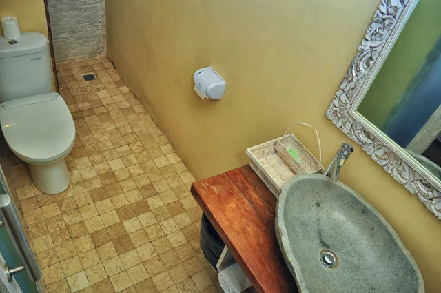 غرفة ديلوكس بسرير كينج وسرير فردي بغرفة نوم واحدة بمسبح خاص، LES VILLAS OTTALIA GILI MENO 4/4