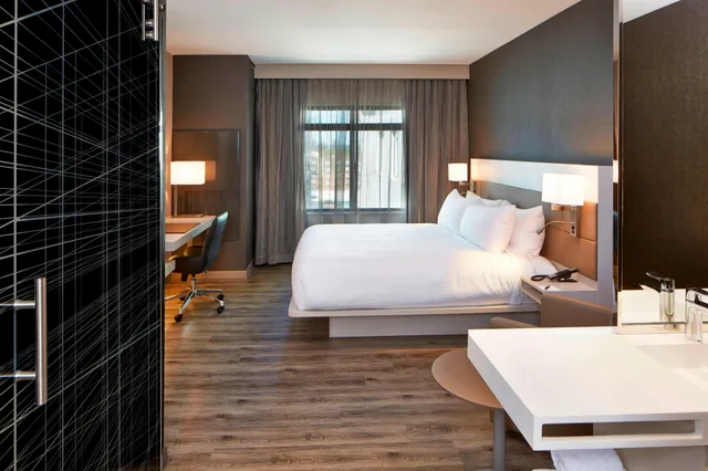 غرفة بسرير كينج، Ac Hotel Seattle Bellevue-Downtown 2/11