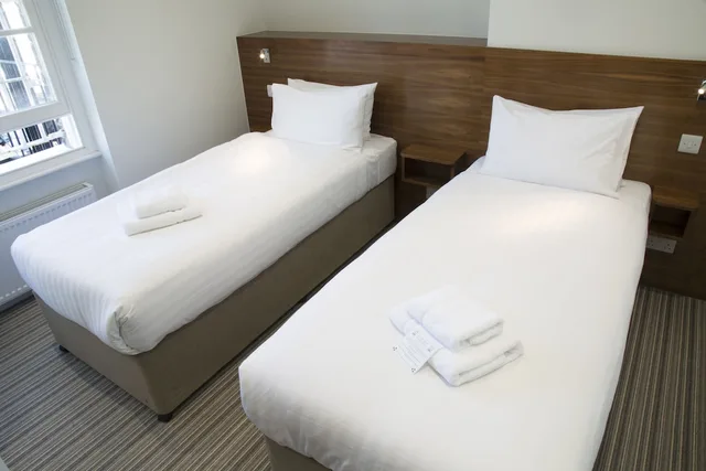 غرفة قياسية بسريرين منفصلين، Chelsea Guest House 1/1