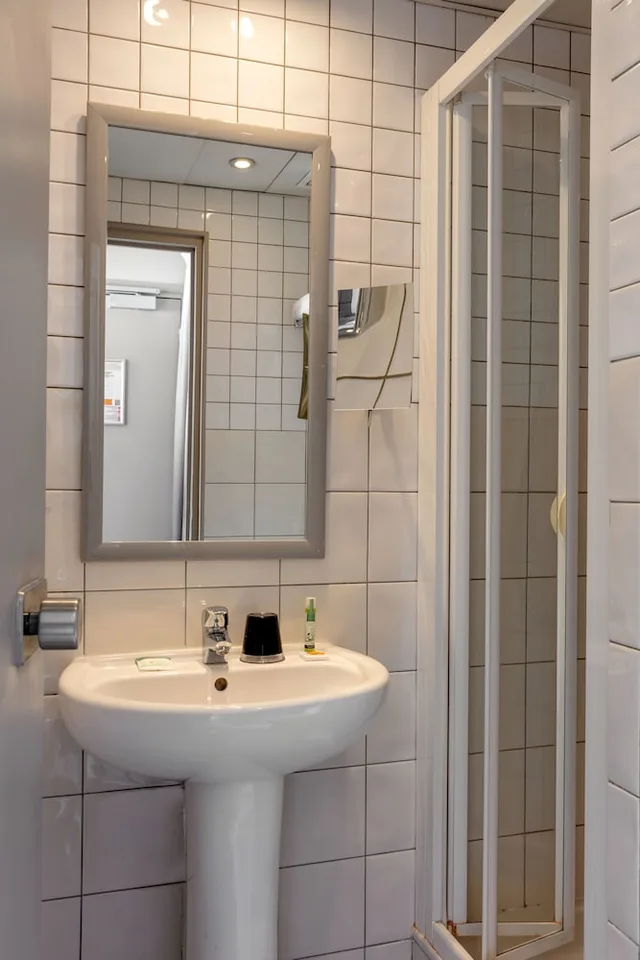 غرفة مفردة بسرير مزدوج، Hotel Des Nations Saint Germains 4/6