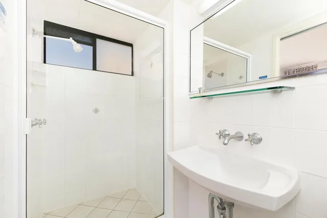 2 Bedroom Budget Apartment, Astor Apartments 8/10