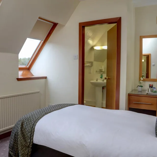 Room, Single, Best Western Balgeddie House Hotel 2/5