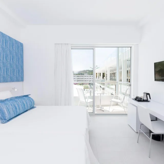 غرفة بسرير مزدوج بإطلالة جزئية على البحر، Reverence Mare Hotel Adults Only 3/7