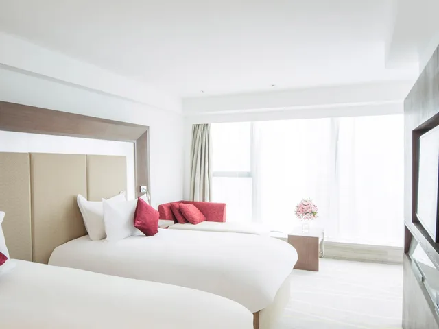 Standard, King Bed, Novotel Nanjing Central Suning 4/10