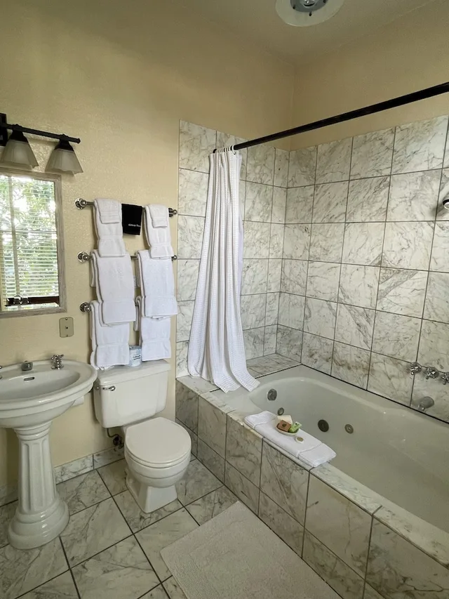 غرفة حصرية بسرير كوين، Carter House Inns 3/3