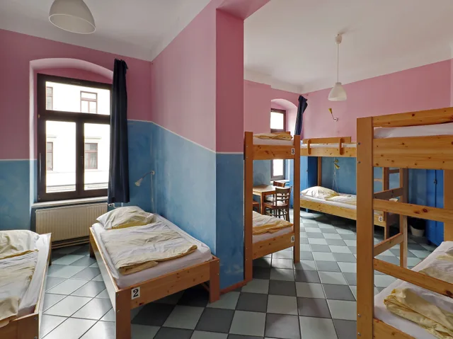 سكن مشترك مختلط كلاسيكي بسريرين منفصلين وأسرّة بطابقين بحمام مشترك، Hostel Mondpalast 1/7