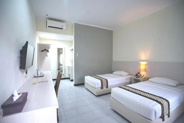 غرفة ديلوكس بسريرين منفصلين، Cakra Kusuma Hotel 3/5