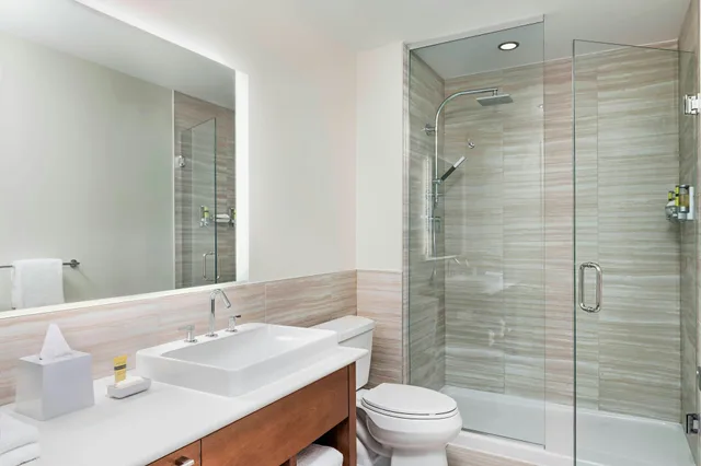 غرفة بسرير كينج، Element by Westin Calgary Airport 2/2