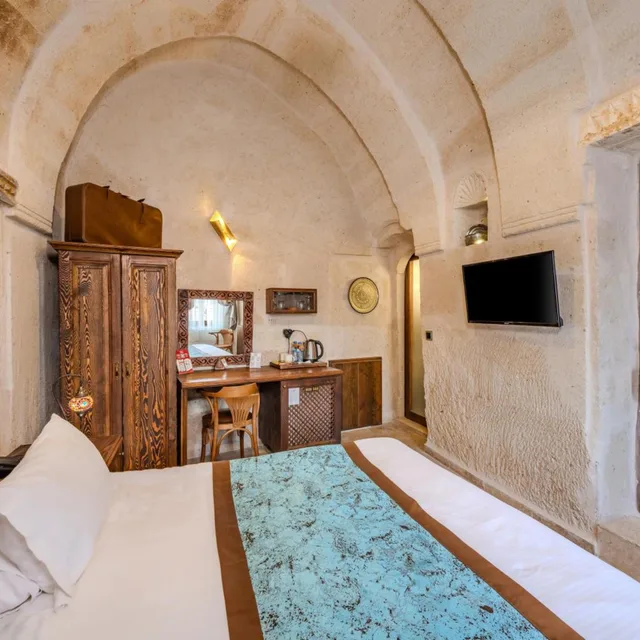 جناح بجاكوزي، Cappa Via Cave Hotel 7/10