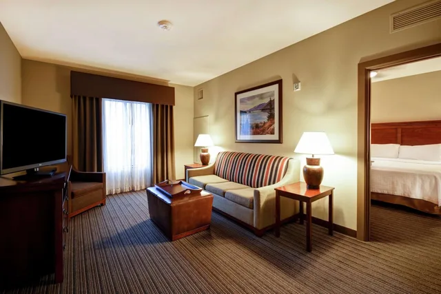 جناح بسرير كينج بغرفة نوم واحدة مع أريكة، Homewood Suites By Hilton Kalispell Mt 5/10