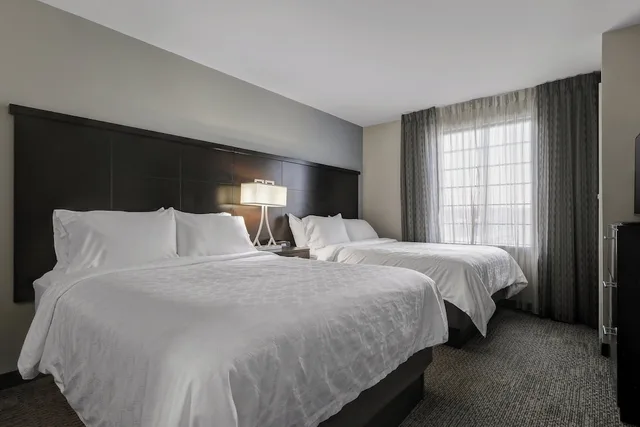 جناح بسريرين كوين بغرفة نوم واحدة بمطبخ لذوي الإعاقة، Staybridge Suites Washington D.C. - Greenbelt 2/6