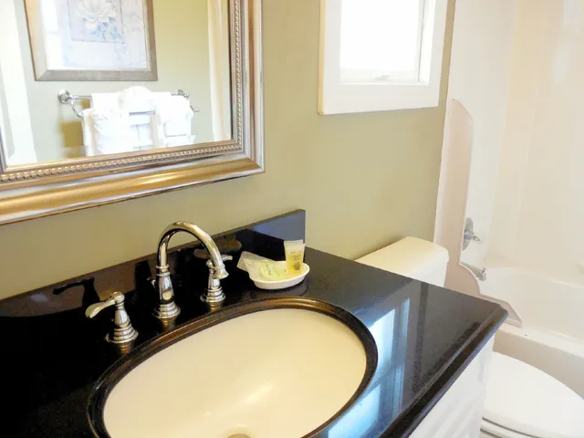 غرفة قياسية بسريرين كوين، Sea Breeze Inn And Cottages 8/8