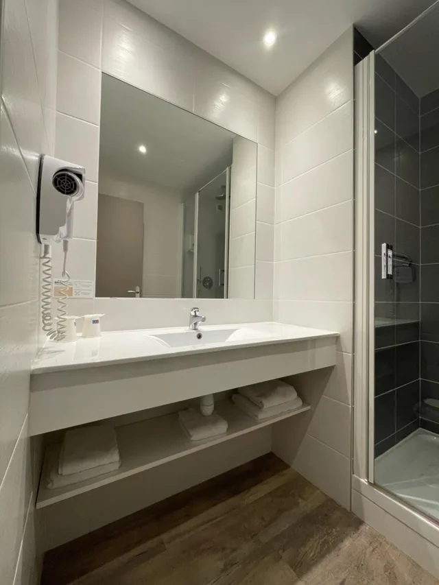 جناح، Brit Hotel Saint Brieuc St Brieuc Langueux 4/9