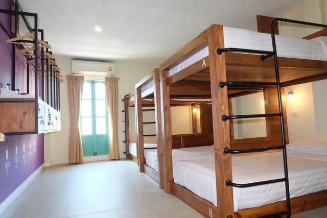 غرفة عائلية بأسرّة بطابقين بحمام خاص، Siri Poshtel Bangkok 3/10