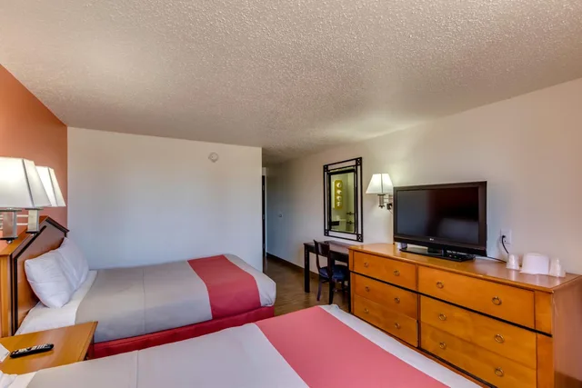 غرفة رباعية، Motel6 Albert Lea, MN 1/10