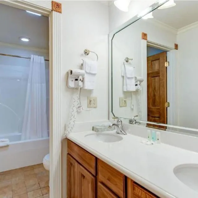 غرفة رباعية بسريرين كوين، Quality Inn Creekside - Downtown Gatlinburg 7/8