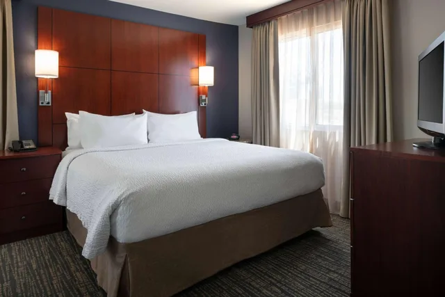 2 Bedrooms, Suite, King Bed, Bathtub, Accessible, Sonesta ES Suites Tempe 2/3