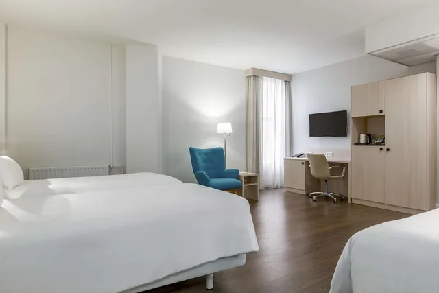 Standard, Triple, 1 Double and 1 Single Bed, City View, Nh City Centre Amsterdam 5/10