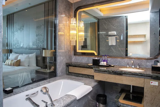 Superior, King Bed, City View, Pullman Yantai Center 8/10
