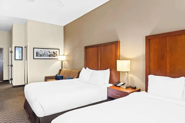 جناح بسريرين كوين مع أريكة، Comfort Inn and Suites Grenada 3/10