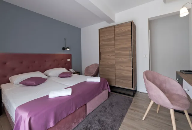 Superior, Double Bed, Partial Sea View, Perla Hotel Dubrovnik 3/3