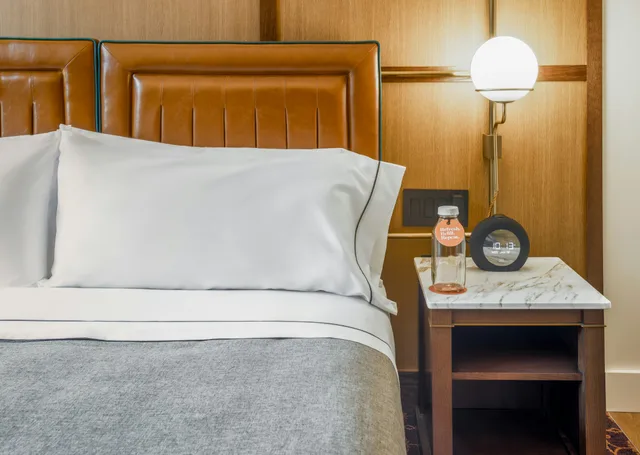 Room, King Bed, Peloton، Canopy by Hilton Chicago Central Loop 1/3