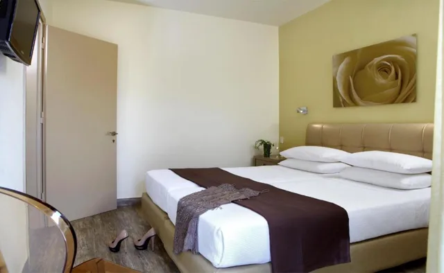غرفة عائلية بغرفتي نوم، Mouikis Hotel Kefalonia 2/3