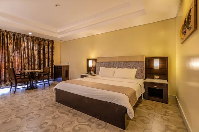 غرفة بريميوم بسرير كينج بإطلالة على المسبح بغرفة نوم واحدة، Coron Westown Resort 9/10
