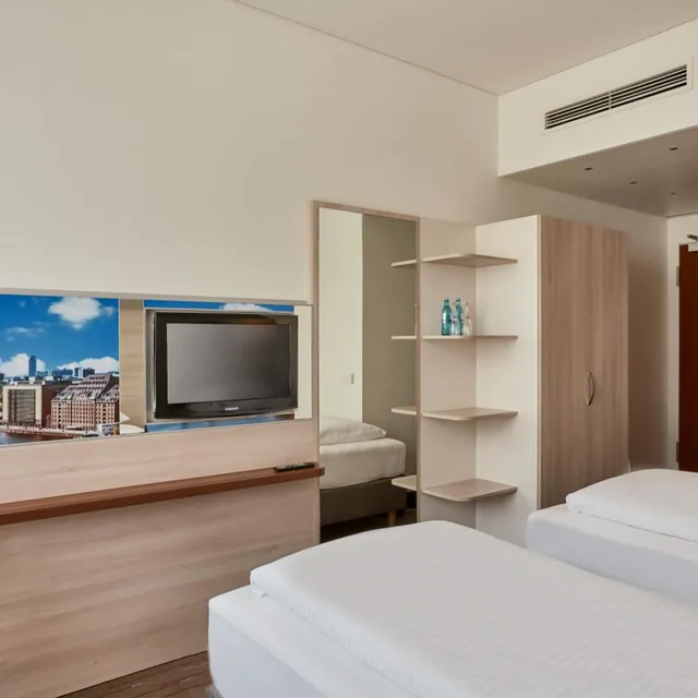 غرفة كومفورت بسرير مزدوج أو سريرين منفصلين، H+ Hotel Berlin Mitte 3/5